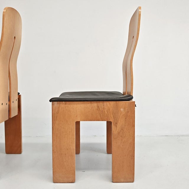 Walnut and Black Leather Model 765 Chair by Carlo Scarpa for Bernini, 1970s, Set of 2 For Sale - Image 12 of 18