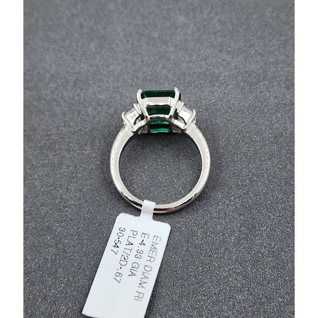 Metal 4.33 Ct Gia Certified Zambian Emerald & Diamond Ring, Size 7 For Sale - Image 7 of 9