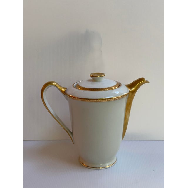 1950s Vintage Limoges France Large 1000 Ml White With Gold Trim Coffee Pot With Lid by Cenpor For Sale - Image 5 of 18