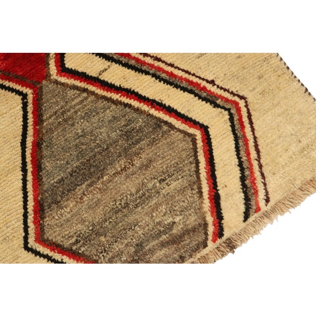 1950s 1950s Vintage Gabbeh Tribal Runner in Beige With Grey, Red, Black Chevron Patterns For Sale - Image 5 of 8