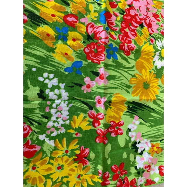 Vintage Set of 4 Floral Dinner Napkins For Sale In New Orleans - Image 6 of 7