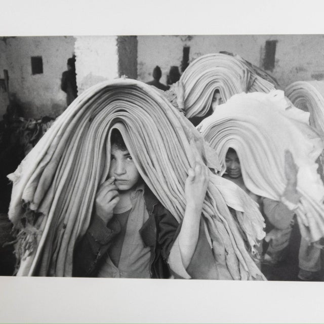 1970s Vintage Framed Fine Art Photography Print 'Children at Work in the Hide Market, Fes, Morocco, 1978 by Marc Riboud For Sale - Image 5 of 8