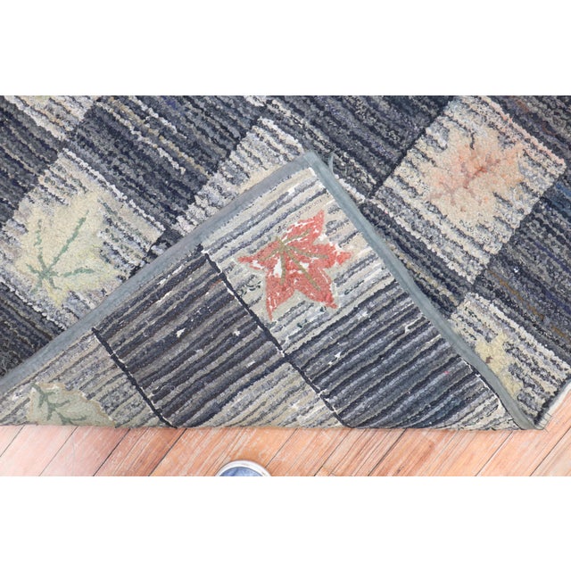 Contemporary Mid 20th Century Floral Leaf Design American Hooked Scatter Rug For Sale - Image 3 of 18