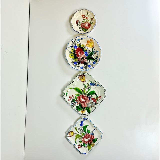 Ceramic 1940s Vintage Italian Boho Chic Faience Nove Rose Plate Wall Installation - Set of 4 For Sale - Image 7 of 8