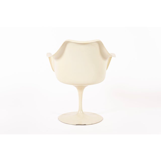 Knoll Original Fiberglass Tulip Arm Chair by Eero Saarinen for Knoll 1970s For Sale - Image 4 of 15