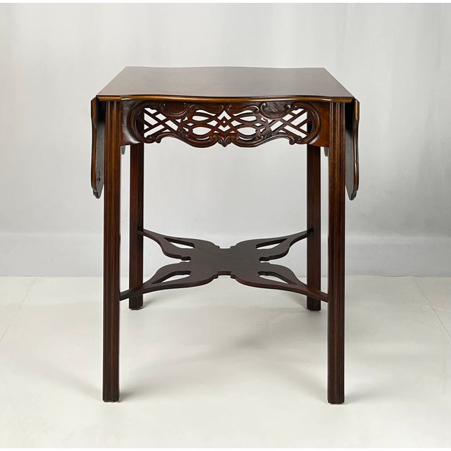 Late 20th Century Vintage Baker Furniture Historic Charleston Chippendale-Style Mahogany Pembroke Drop-Leaf Table For Sale - Image 5 of 18