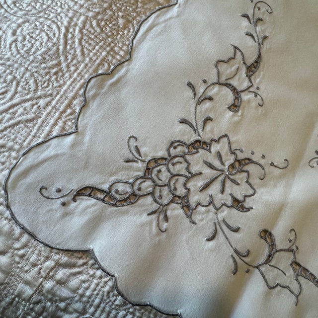 Art Deco Linen Tablecloth 32" X 33" , 10 Napkins C1930 Cream With Gray Trim Pristine For Sale - Image 10 of 18