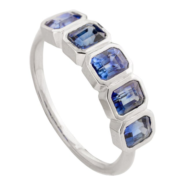 18k White Gold Blue Sapphire Stacking Ring Size 6 For Sale