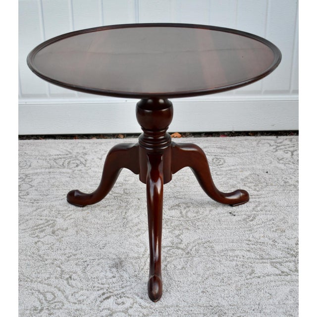 Queen Anne WIlliamsburg Galleries Mahogany Table Vintage Petite Queen Anne Pie Crust Round For Sale - Image 3 of 13