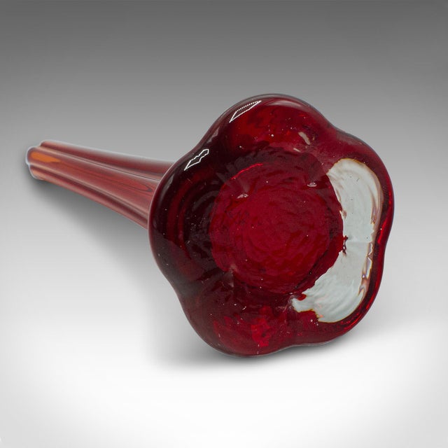 Glass 1960's Vintage Slimline Posy Flute For Sale - Image 7 of 10