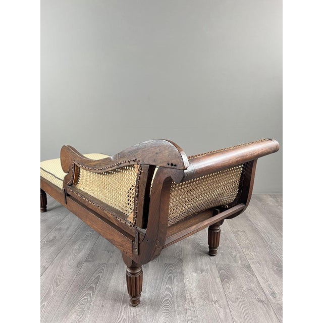 19th Century Louis XVI Chaise Longue in Carved Wood and Caning For Sale - Image 9 of 13