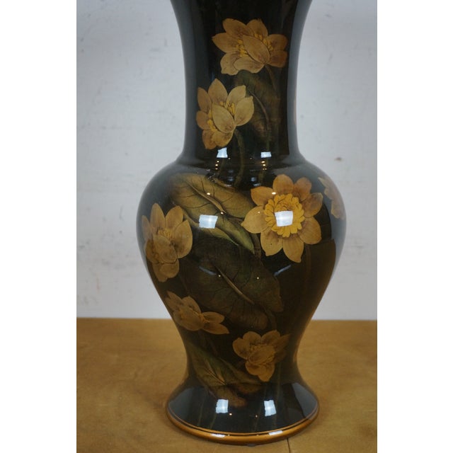 Vintage Chinese Black & Gold Lacquered Chinoiserie Lotus Flower Vase For Sale - Image 4 of 10