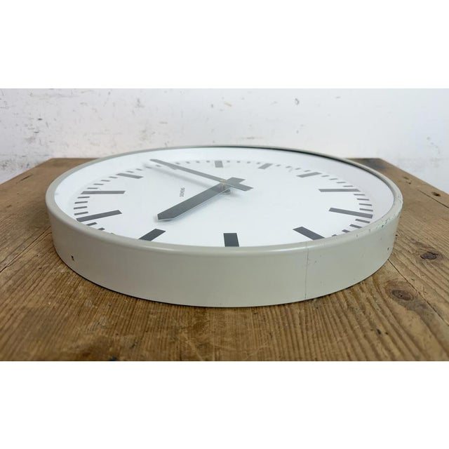 Vintage Industrial Factory Wall Clock from Siemens, 1970s For Sale - Image 11 of 18