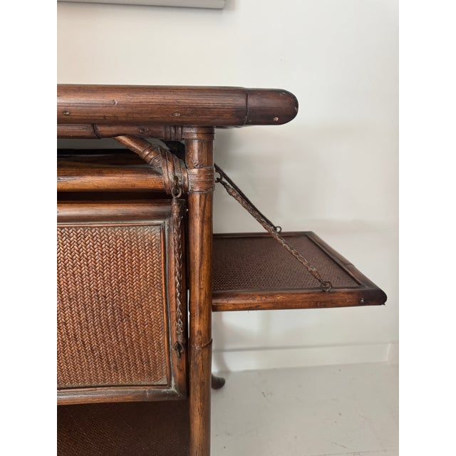 English 1970s Vintage Bamboo Side Table With Fold Down Sides For Sale - Image 3 of 16