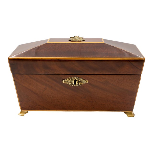 Early 19th Century Regency Mahogany Box With Satinwood Edging and Brass Basket Pull For Sale