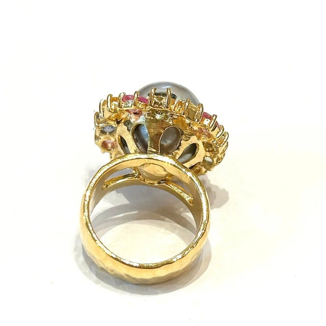 Baroque Bochic “Orient” Tahiti South Sea & Multi Sapphire Cluster Ring Set 18k & Silver Size 5.5 For Sale - Image 3 of 5