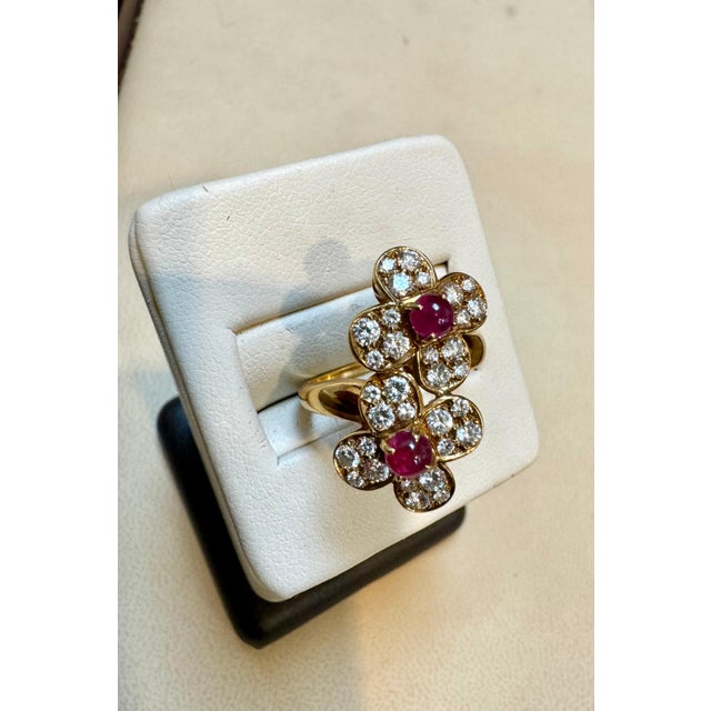 Van Cleef & Arpels Contemporary Ruby and Diamond “Trefle” Ring, 18KY Gold Size 6 For Sale - Image 9 of 18