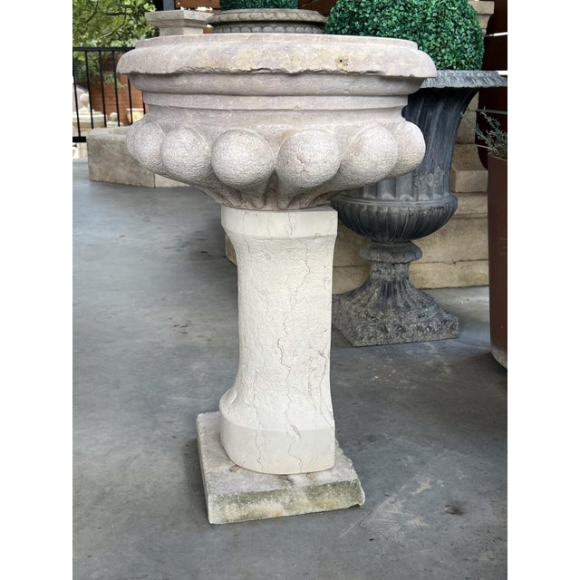 18th Century Italian Holy Water Font in Carved Marble For Sale - Image 4 of 18