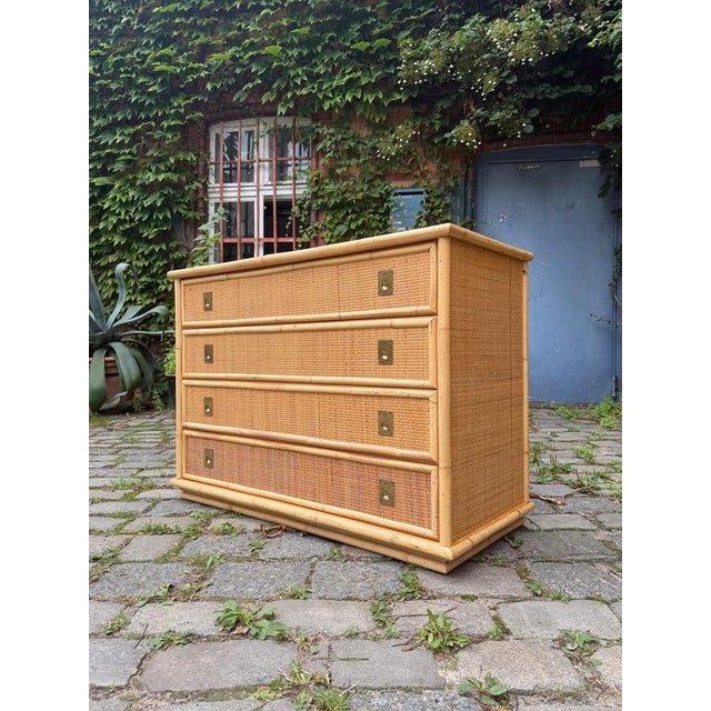A spectacular highlight of Italian design: This 1970s Dal Vera chest of drawers combines Mediterranean lightness with the...