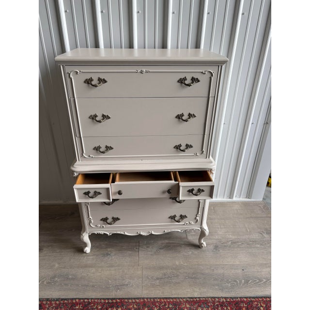 Early 20th Century Early 20th Century French Provincial Tallboy Dresser in Soft Neutral Finish – Ornate Carved Details, Solid Wood For Sale - Image 5 of 7