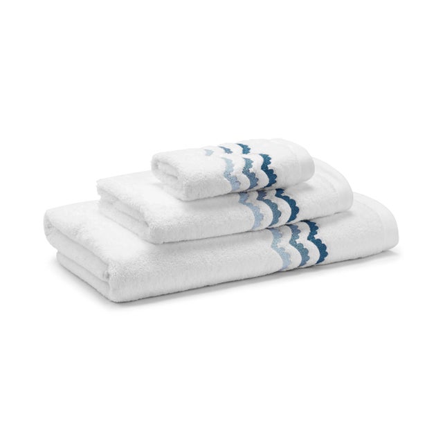 Celerie Kemble + Hamburg House Blue Scallop Towel Set - 3 Pieces For Sale In Miami - Image 6 of 6