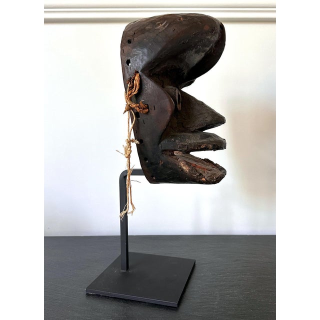 Guere Mask from Cote d'Ivoire Africa with Sotheby's Sticker For Sale - Image 9 of 17