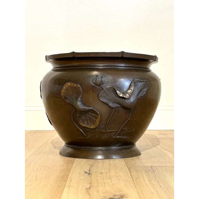 Japanese Extra Large c.1900 Meiji Period Antique Japanese Bronze Vessel For Sale - Image 3 of 4
