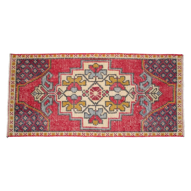 Hand Knotted Low Pile Turkish Small Rug Entry Decor, Bath Mat - 19'' X 38'' For Sale