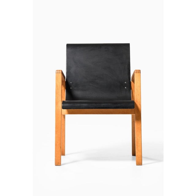Scandinavian Modern Armchair in Birch and Lacquer by Alvar Aalto, 1930s For Sale - Image 3 of 8