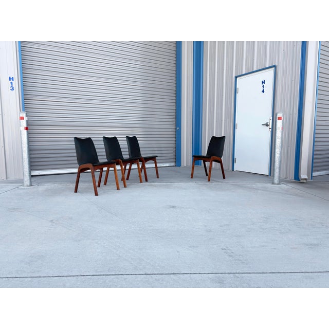 1970s Mid-Century Walnut & Black Vinyl Dining Chairs Attributed to Chet Beardsley For Sale In Los Angeles - Image 6 of 15