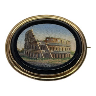 Victorian Grand Tour Italian Micromosaic Yellow Gold Brooch Depicting the Colosseum C1870 For Sale