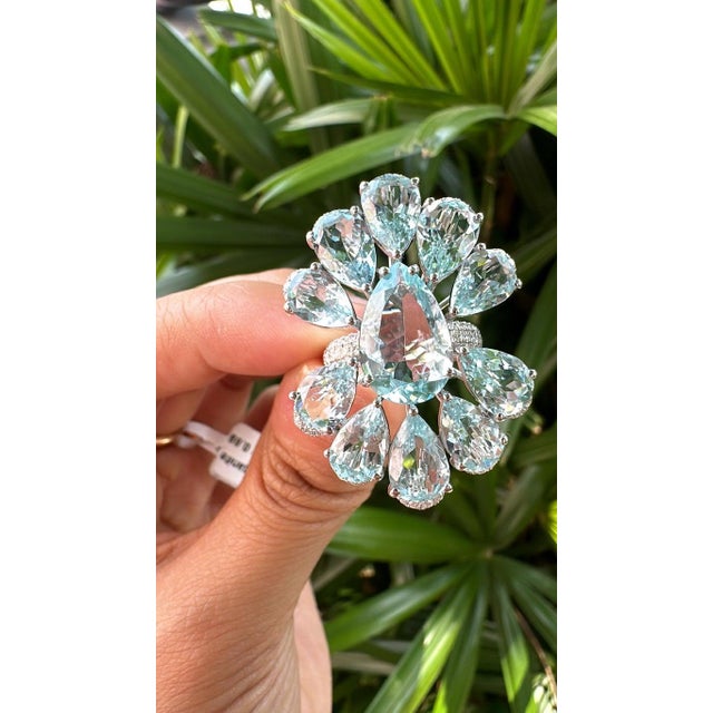 Modern Set in 18k White Gold, 16.20 Carats Aquamarine & Diamond Oversized Cocktail Ring, Size 6 For Sale - Image 3 of 13