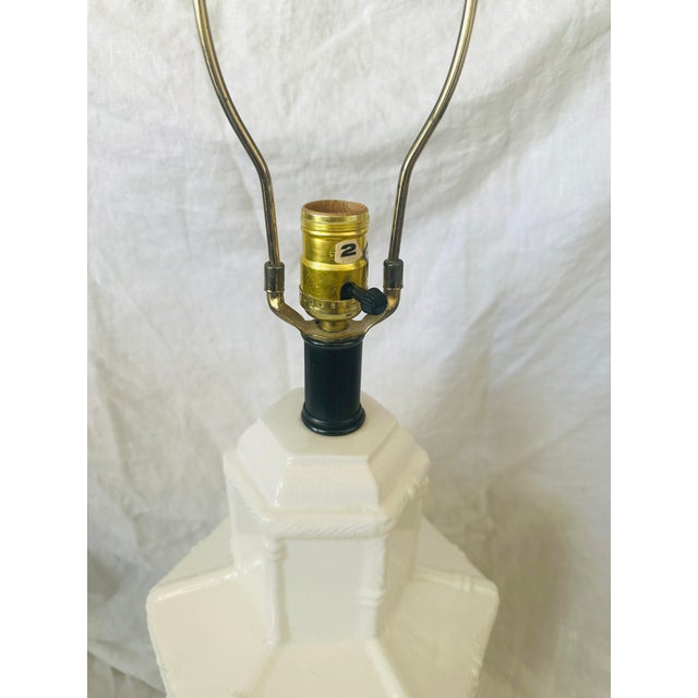 Mid-Century Modern 1960s White Ceramic Hexagonal Bamboo Relief Table Lamp For Sale - Image 3 of 9