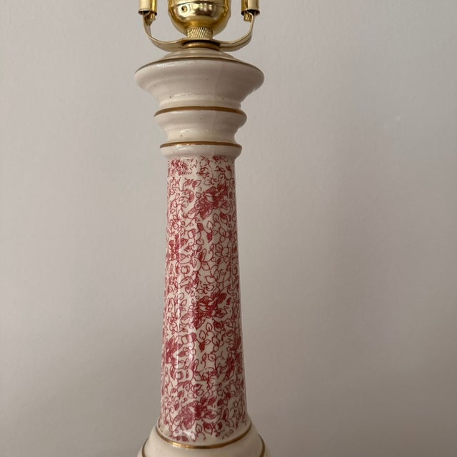 Vintage Mid-Century Tall Ceramic Pink Floral Toile Pattern Lamp W/ Gold Accents For Sale - Image 4 of 10