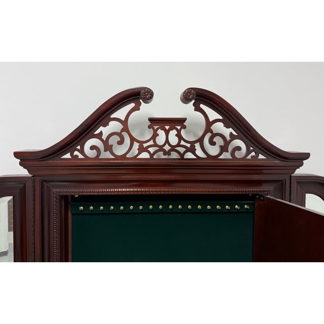Late 20th Century Thomasville Mahogany Chippendale Style Tri-Fold Dresser Mirror For Sale - Image 5 of 11