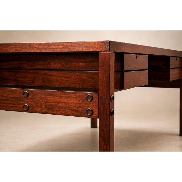 Brazilian Modern Monumental Executive Desk in Rosewood, Sergio Rodrigues, 1959 For Sale In New York - Image 6 of 18