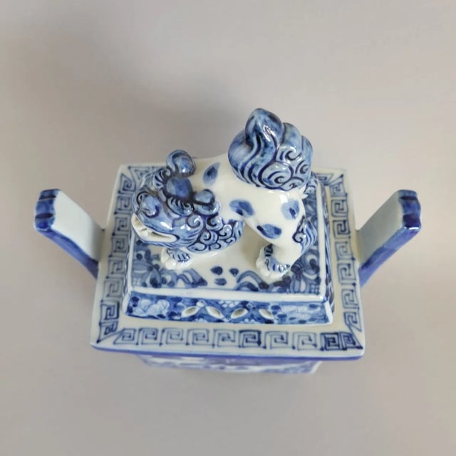 Chinese Blue and White Porcelain Ding-Form Censer With Foo Dog Finial, Circa 1970s For Sale - Image 9 of 12