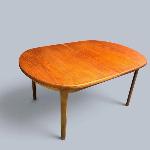 1960s Mid-Century Oval Extending Teak Dining Table from Elliots of Newbury, 1960s For Sale - Image 5 of 7
