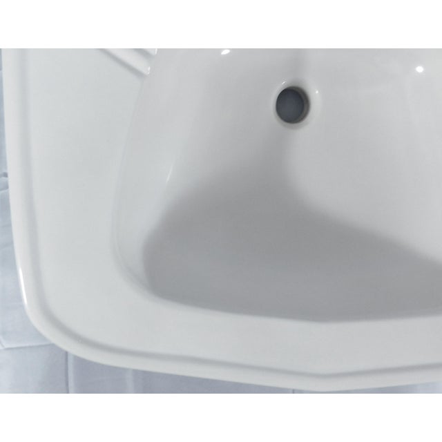 1948 Vintage Art Deco White Vitreous China Pedestal Sink in Excellent Condition For Sale - Image 10 of 18
