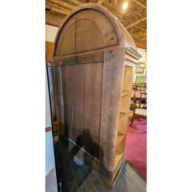 Late 20th Century Ej Victor Oversized Bird's-Eye Maple Dome Display Cabinet For Sale In Houston - Image 6 of 12