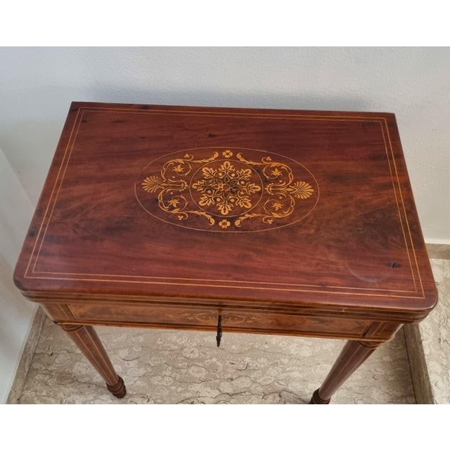 Brown Charles X Game Table in Maple and Mahogany with Inlays, 1820 For Sale - Image 8 of 16