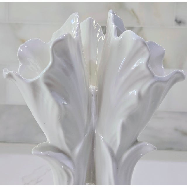 Late 20th Century Sculptural Triple-Horn Porcelain Bud Vase – Glossy White Organic Mid-Century Modern Centerpiece For Sale - Image 5 of 7