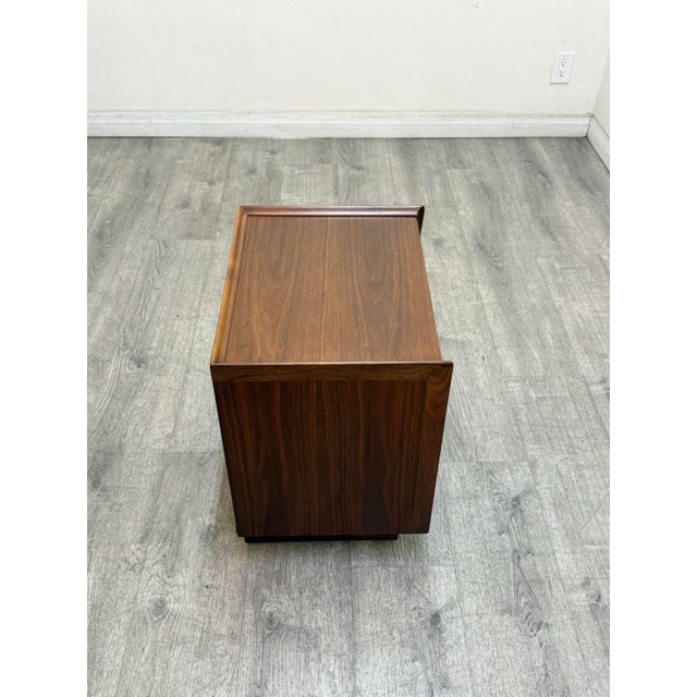 Mid Century Modern Dillingham Nightstands For Sale - Image 11 of 11