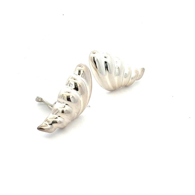 Traditional 1990s Pair of Tiffany & Co Puffed Omega Back Wing Earrings Non Pierced Sterling Silver Estate For Sale - Image 3 of 8