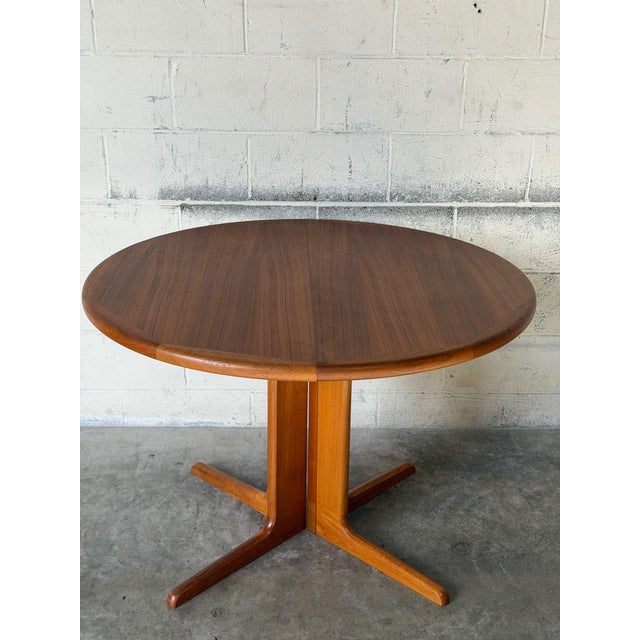 Vintage Danish Teak Round Extendable Dining Table – Mid-Century Modern Scandinavian Dining Table With Leaf For Sale In Los Angeles - Image 6 of 11