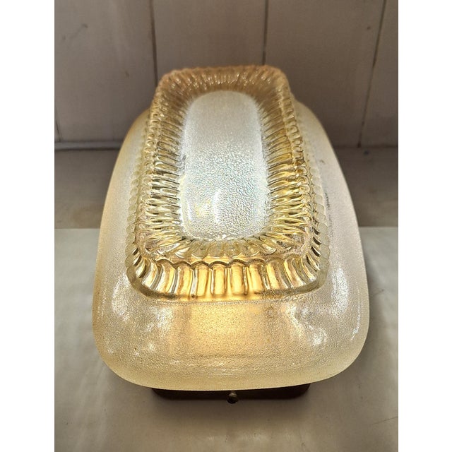 1960s Vintage Wall Lamp with Metal Mounting and Lightly Tinted Relief Glass Shade, 1960s For Sale - Image 5 of 8