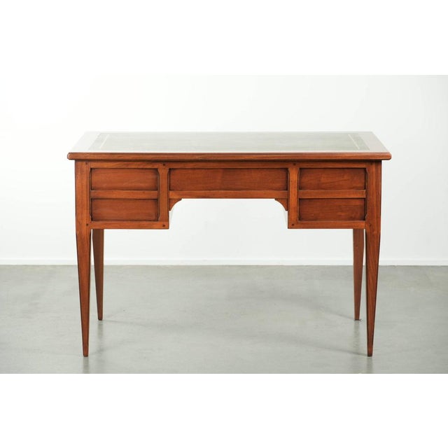 English Desk with Green Leather Top, Gilt Details and 5 Drawers For Sale - Image 5 of 15