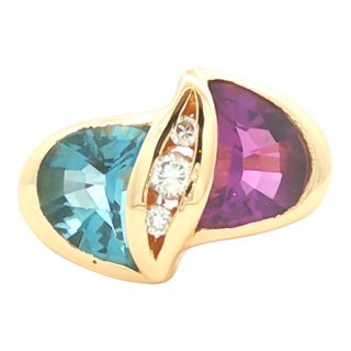 Late 20th Century 14k Yellow Gold Buff Top Blue Topaz, Amethyst and Diamond Ring, Size 6.5 For Sale