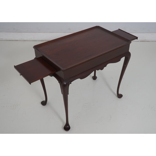 Queen Anne Biggs Queen Anne Mahogany Occasional Tea Table For Sale - Image 3 of 12