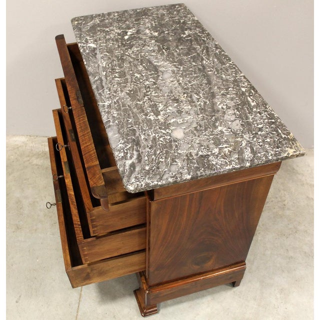 Louis Philippe Chest of Drawers in Walnut, 19th Century For Sale - Image 6 of 10